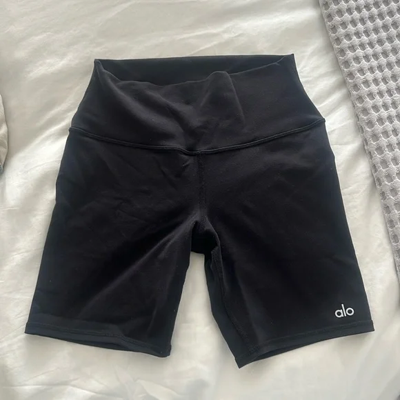 Alo 7” high rise biker short - black size Small - Picture 2 of 4